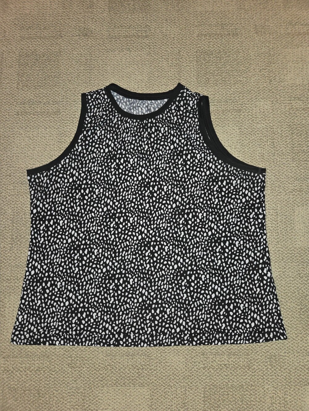 Women's plus size black and white crewneck mesh tank top, size 3X